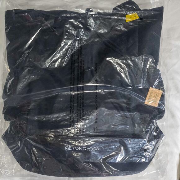 Beyond Yoga New Convertible Gym Bag Backpack to Tote - Picture 8 of 14